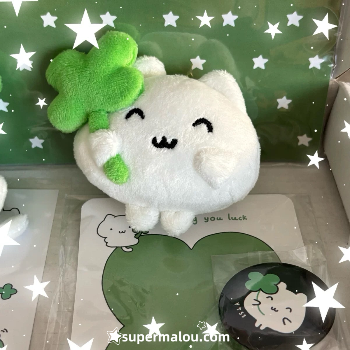 Four Leaf Clover Little White Cat Keychain