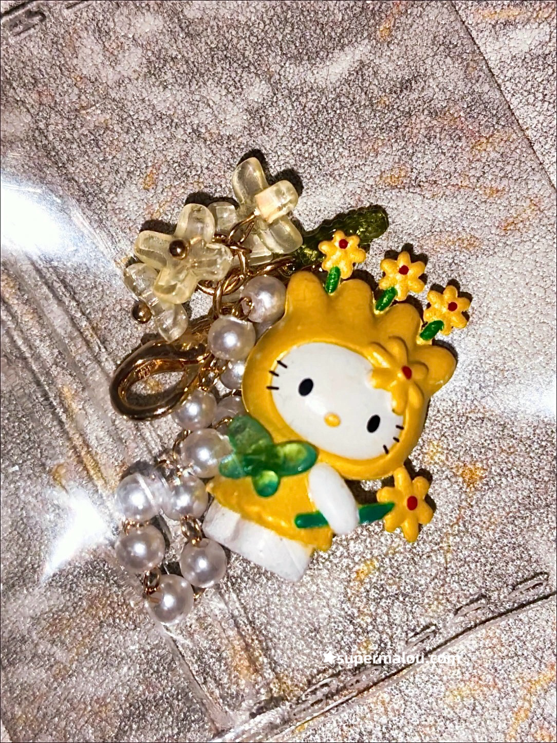 Tiny Hello Kitty Flower Fairy Phone Chain (Including Spacer)