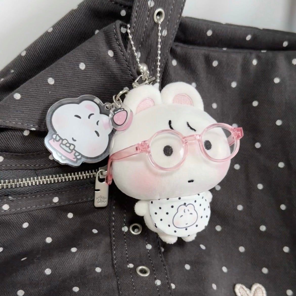 【Pre-Order】Glasses Bunny Plush Keychain Pendant