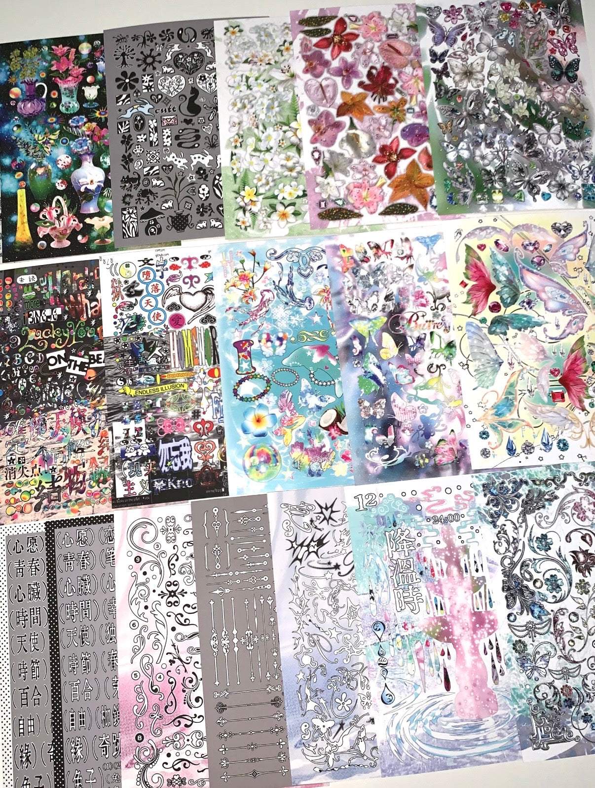 【Pre-Order】40Pages Floating Island Sticker Book