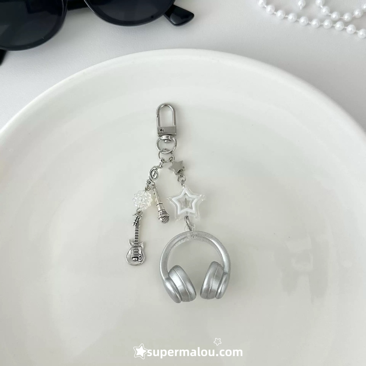 Cool Music Earphone Keychain