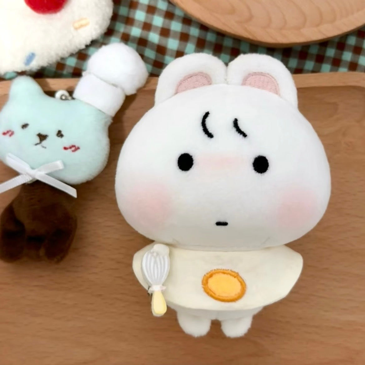 【Pre-Order】Glasses Bunny Plush Keychain Pendant